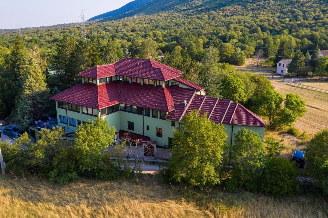 Holiday Resort Zlatni Dol Mostar Goranci Exterior photo